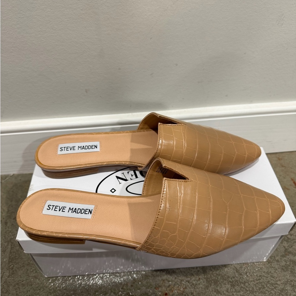 Steve Madden Tan Croc-Embossed Slip-On Pointed Mules